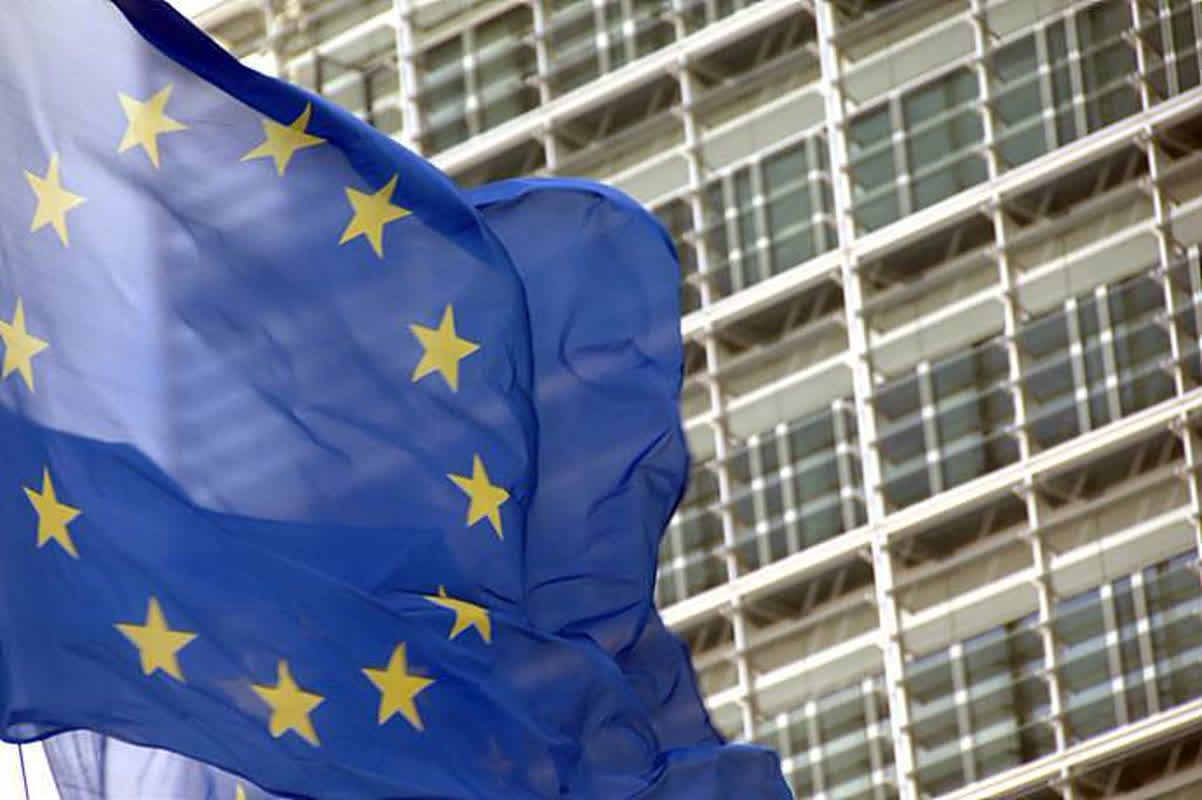 欧州EV市場の座礁、EUはなぜ内燃機関禁止を手放したのか