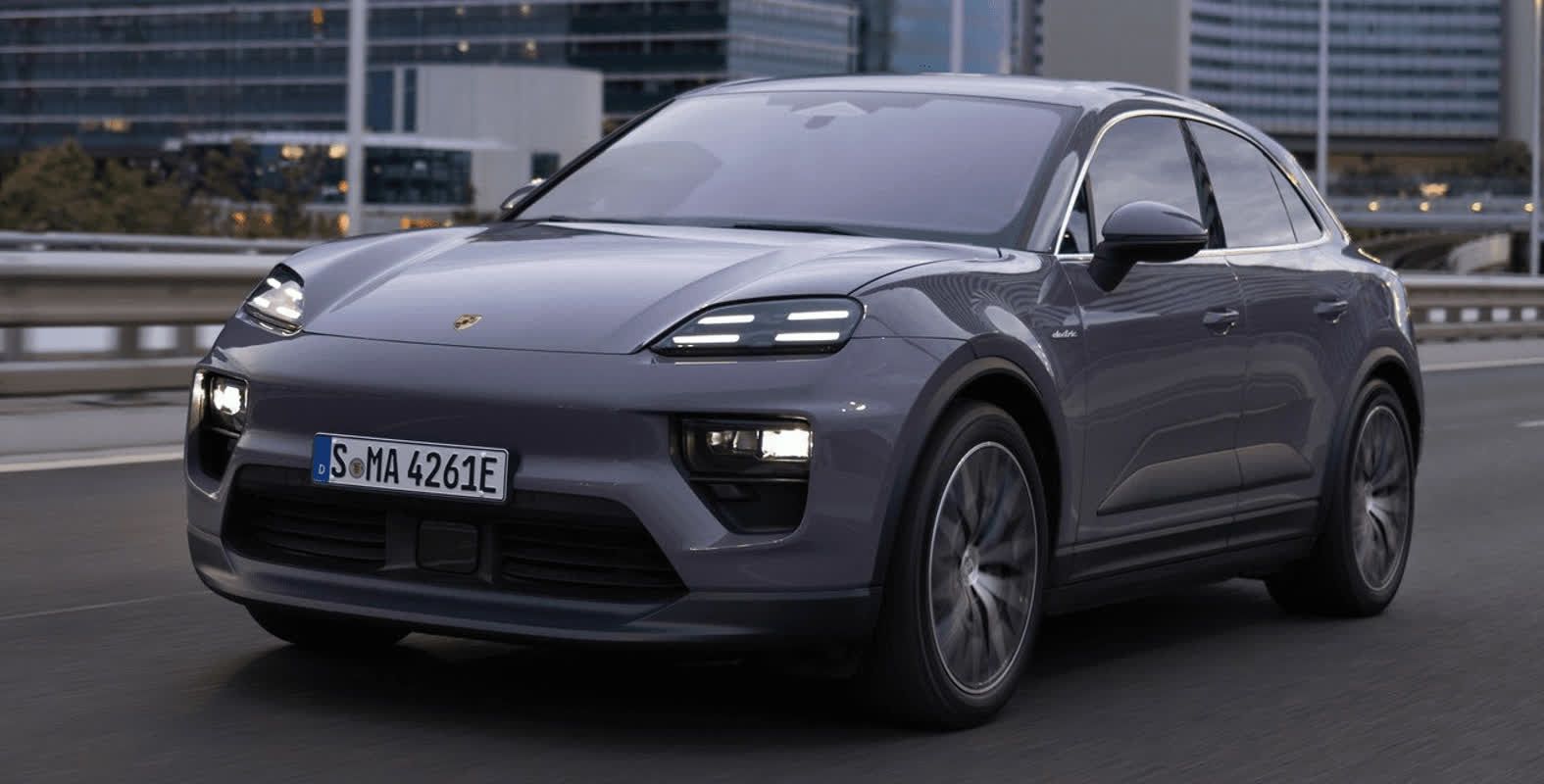 ポルシェ・マカンが示した別解、超大型スクリーンで高級SUVの主戦場が変わった