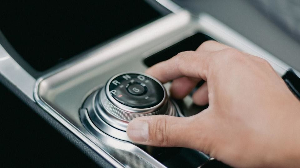 その操作、実はNGだった…AT車の寿命を縮める“無意識の習慣”