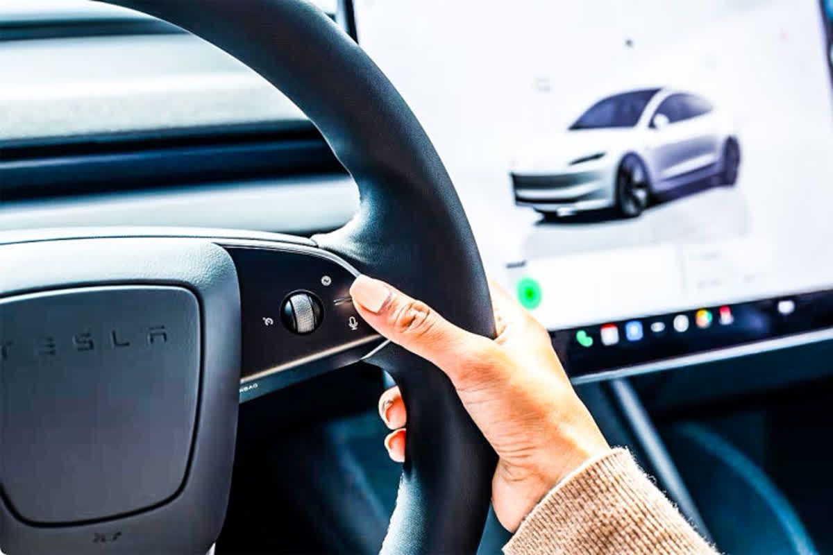 「標準機能だったはずが消えた」テスラ、モデル3・Yから車線維持削除で”FSD強制”戦略