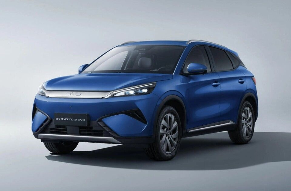 「日本上陸は時間の問題？」BYD ATTO3 EVO、海外専用フェイスリフトで後輪駆動化