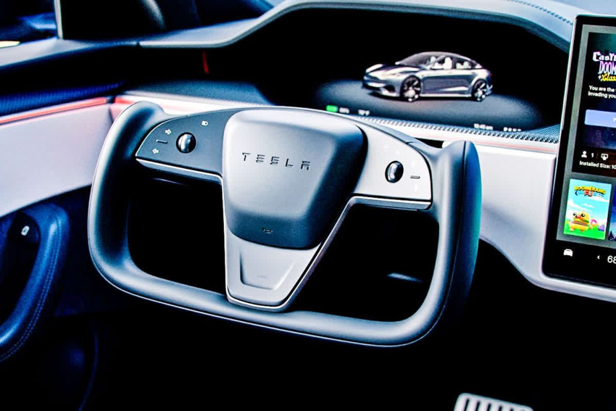 「テスラ・レクサスも例外なし」中国が2027年、ヨーク型ステアリングに”死刑宣告”