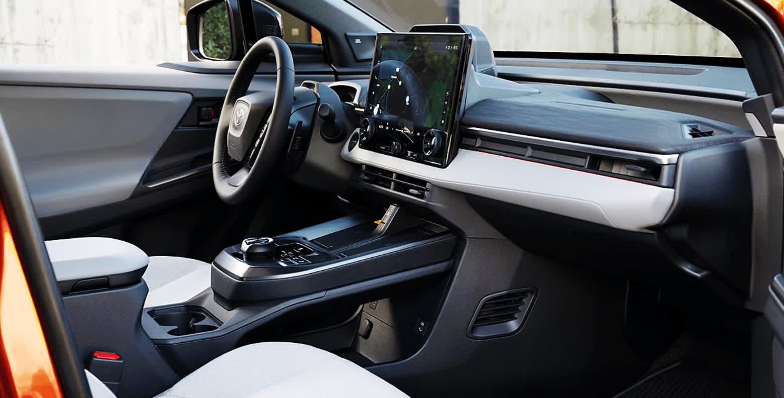 トヨタ新型C-HR BEV、338馬力でコンパクトSUVの常識を破壊した