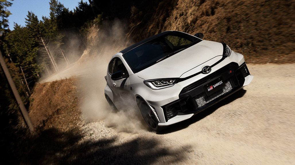トヨタ「26式GRヤリス」4月発売、ステアリング刷新とレース専用タイヤ投入で戦闘力が跳ね上がった