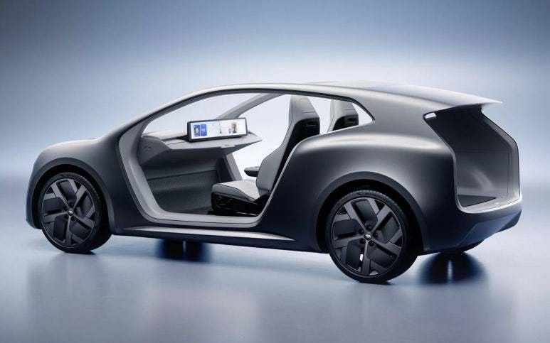 ペダルもハンドルもない車　ルシードが描く「運転しない未来」の全貌