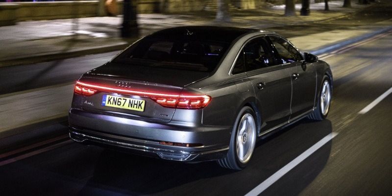 「知名度で損をしているモデルがある」アウディA8、技術と装備効率でSクラス・BMW7に引けを取らない理由