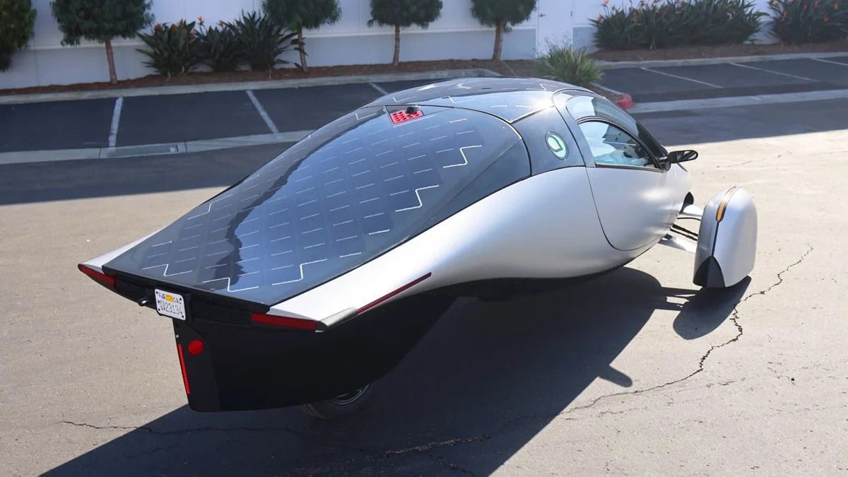 「充電しなくていい」アプテラが量産試作車を公開、太陽光だけで走る時代が近づく
