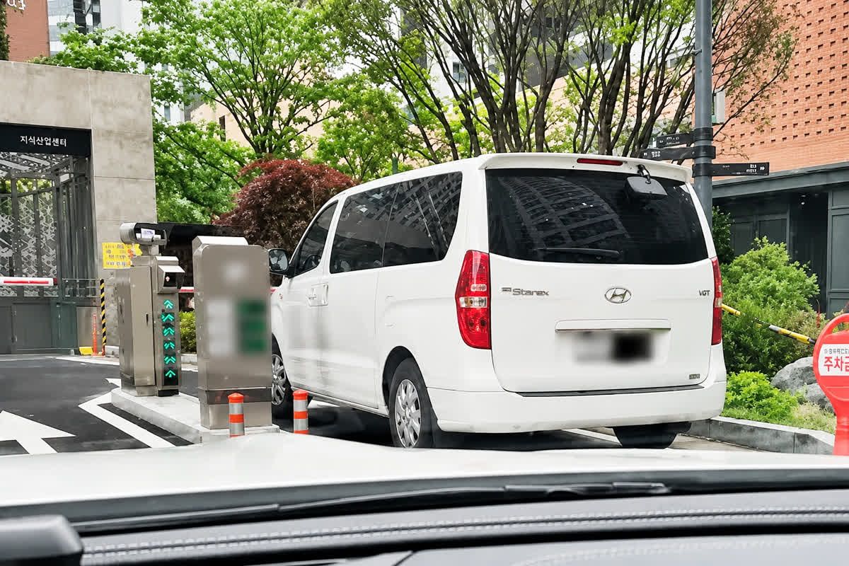 救急車まで足止め！ 出入口に停めて家に帰った男へ韓国の法廷が出した答え